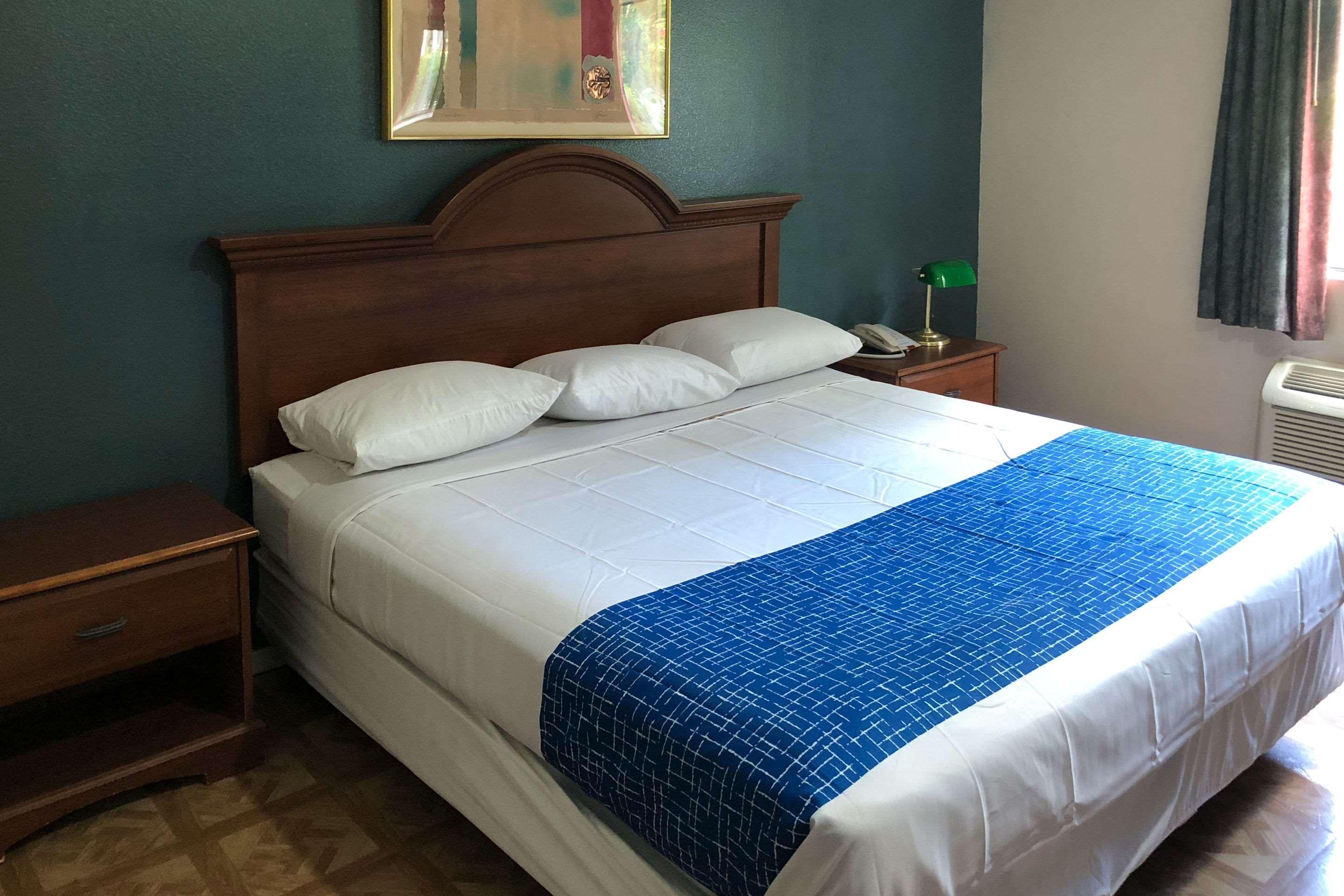 Rodeway Inn & Suites Hemphill Exteriör bild